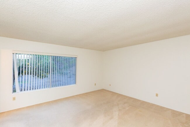 Building Photo - Single Story 3 Bed 2 Bath Home in Poway- Silverset Park