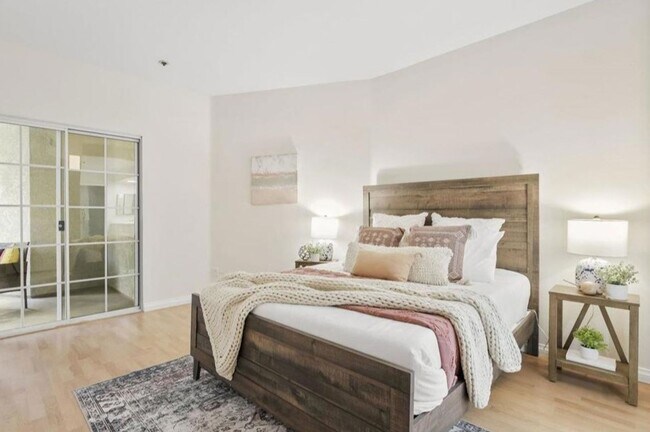 Building Photo - Live Elevated in the Heart of North Park!