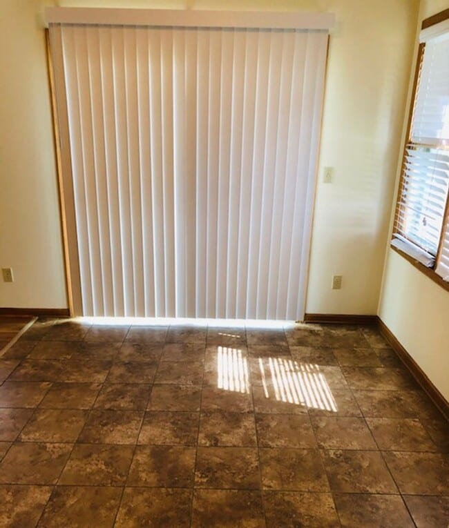 Building Photo - Updated 3 bed 2 bath with 2 car garage and a pool!