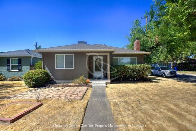 Primary Photo - Tahoe Park Bugalow, move in ASAP