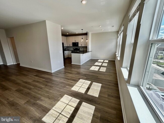 Building Photo - 700 Mount Airy Ter NE