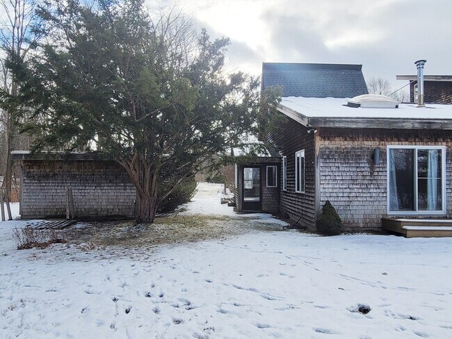 Building Photo - 46 Long Hill Rd