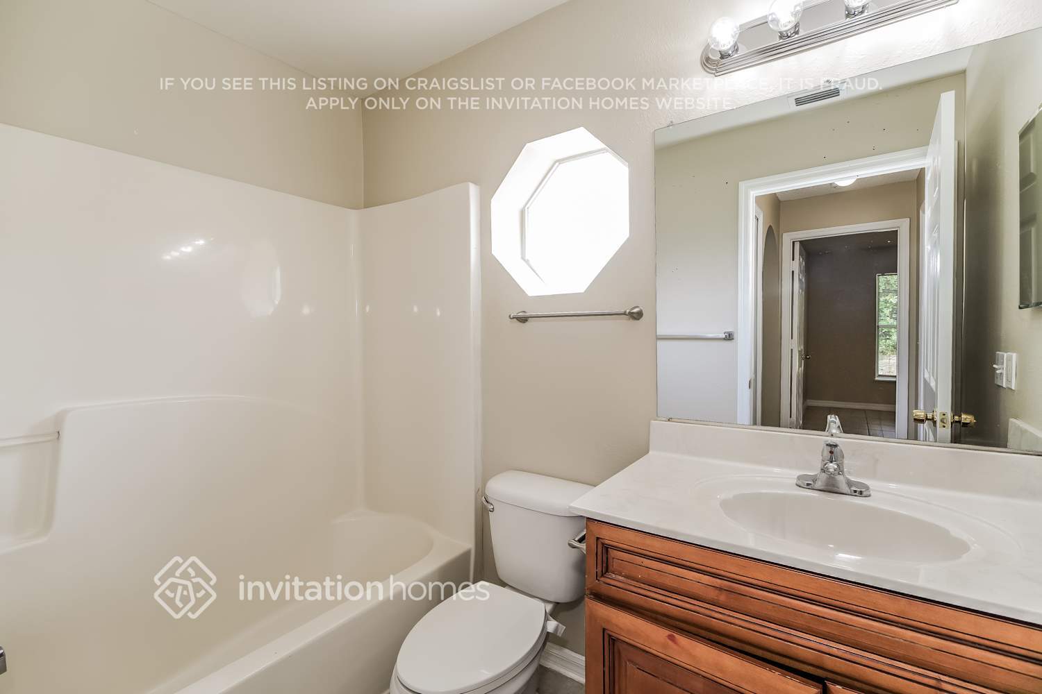 Building Photo - 6410 Golfview Ave