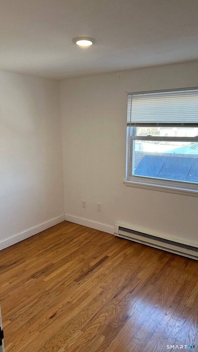 Building Photo - 293 Millville Ave