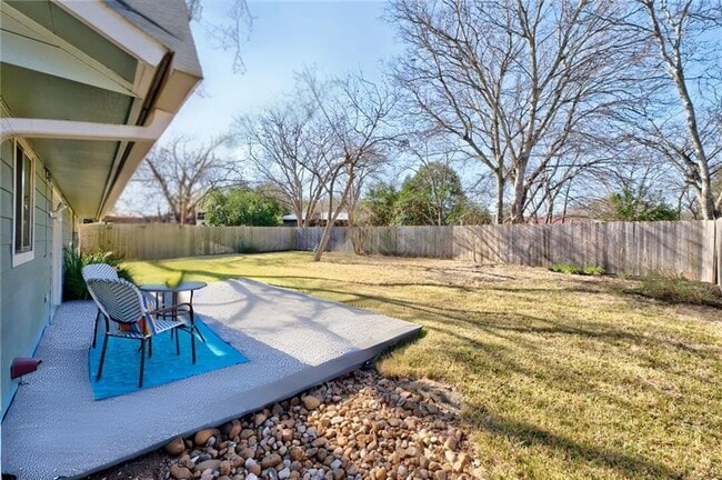 Building Photo - 1310 Radam Cir