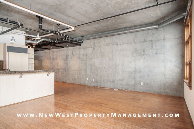 Building Photo - Modern East Village Loft at M2i, Small Pet OK! Available Now!