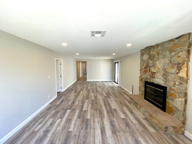 Building Photo - SINGLE STORY!! GATED COMMUNITY!! HIDDEN TR...