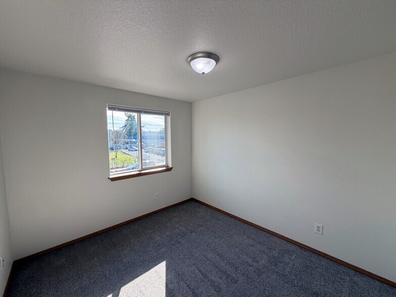 Building Photo - 1139 2nd St NW