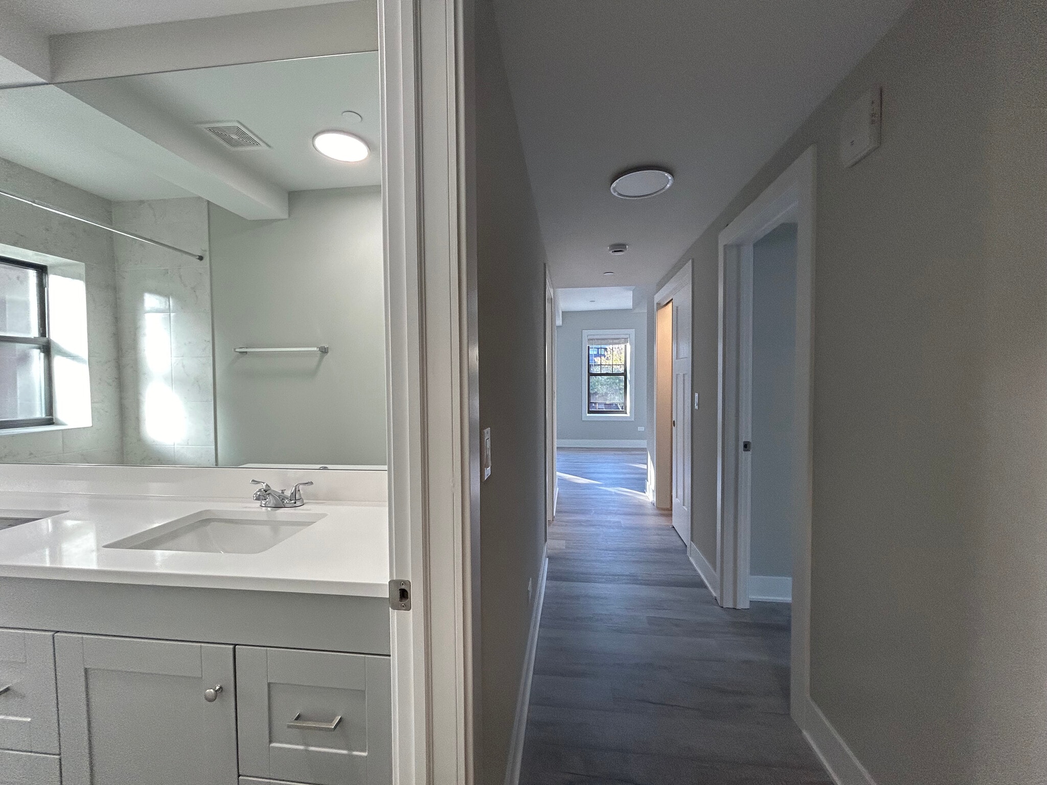 Building Photo - 1131 Oak Ave