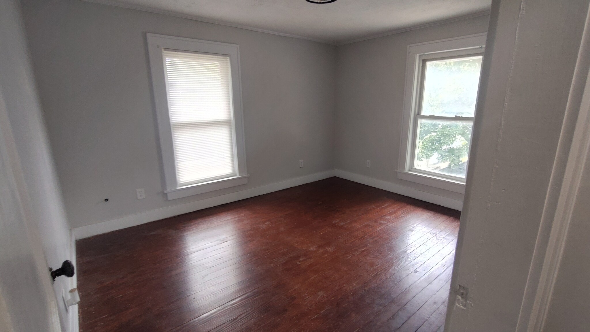 Building Photo - 320 S East St