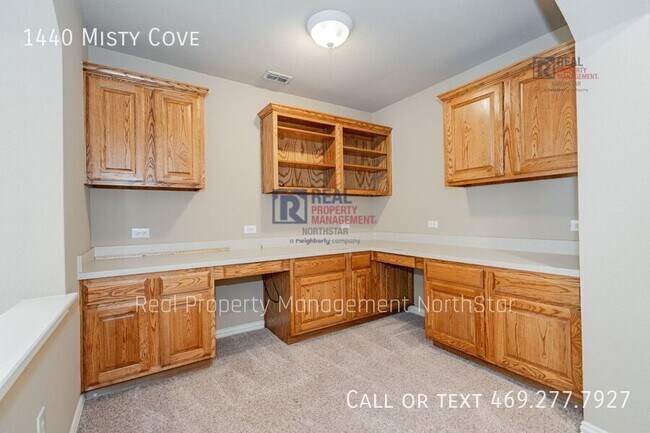 Building Photo - 1440 Misty Cove Dr