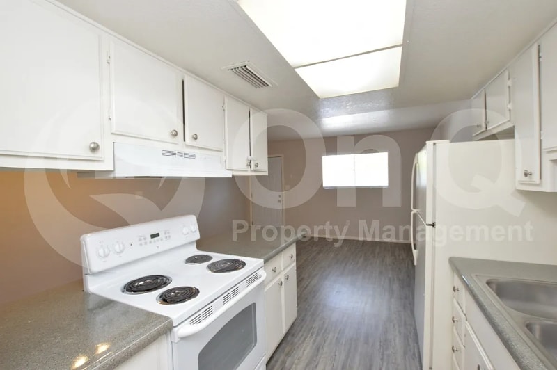 Building Photo - 3004 E Waltann Ln