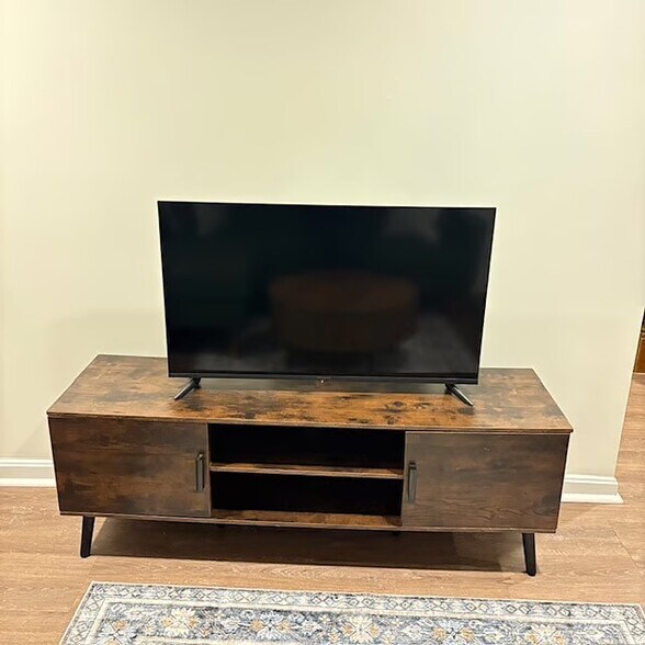 Building Photo - 5602 Hawthorne St