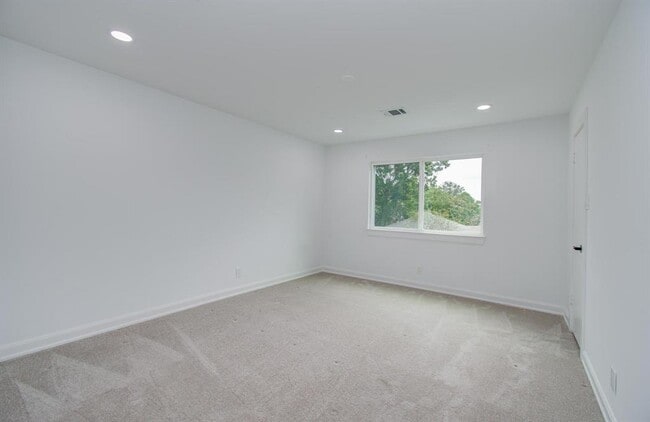 Building Photo - 1607 Big Lake Dr