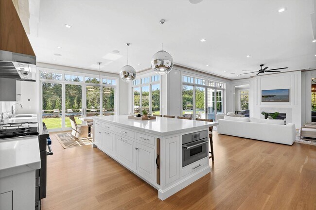 Building Photo - 173 Ferry Rd