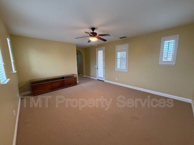 Building Photo - 6912 Riqueza Ct