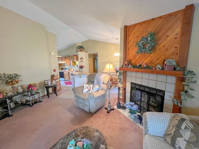 Building Photo - Stunning Rental Home in Indian Creek - Rey...