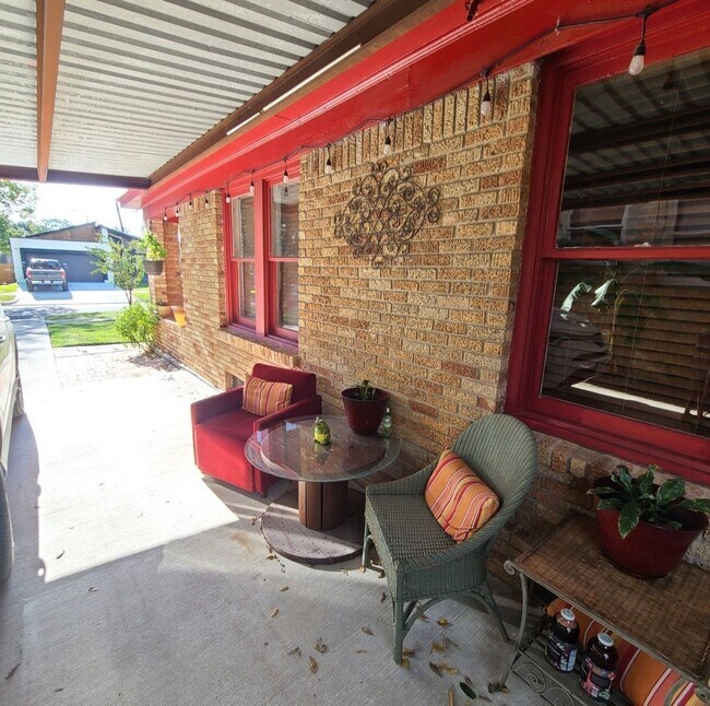 Building Photo - 1425 Munger St