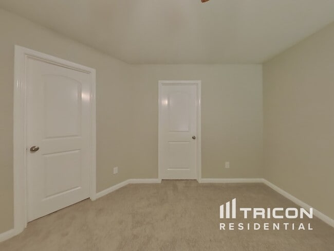 Building Photo - 27016 Leonardo Dr