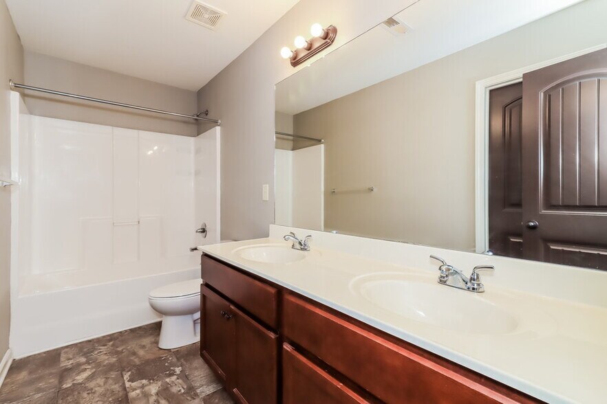 Building Photo - 2097 Juniper Ives Ct SE