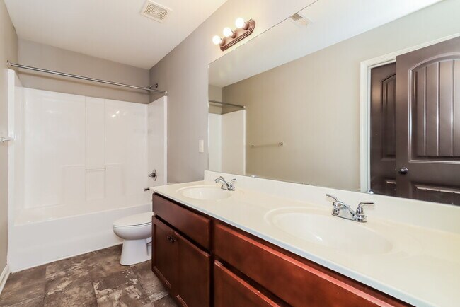 Building Photo - 2097 Juniper Ives Ct SE