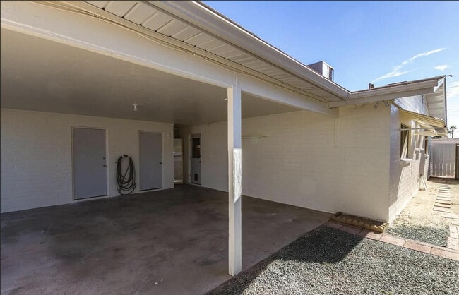 Building Photo - 8444 E Coronado Rd
