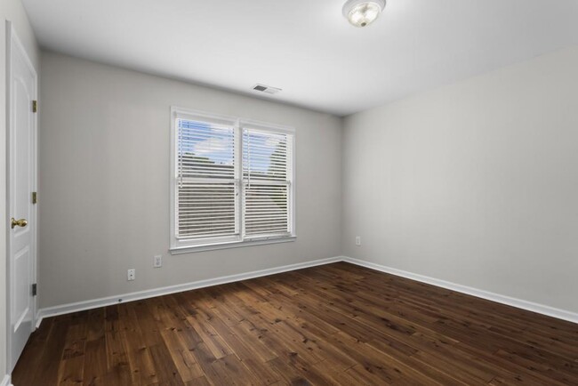 Building Photo - 12762 Waterside Dr