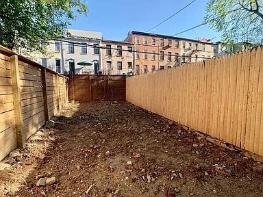 Building Photo - 231A Madison St