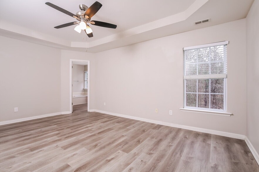 Building Photo - 409 Pyracantha Dr