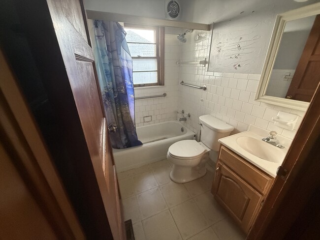 Building Photo - 2913 Taylor Ave