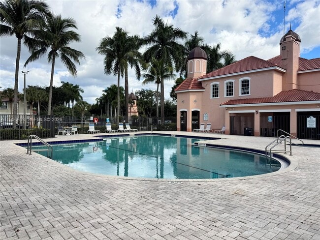 Building Photo - 2404 Belmont Ln