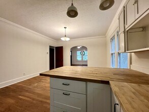 Building Photo - 3 Bed | 1 Bath Single Family Home