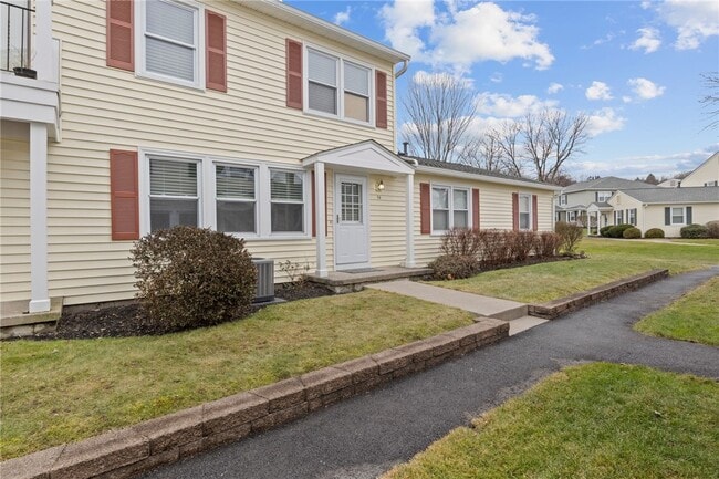 Primary Photo - 34 Arrowhead Way S