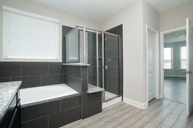 Building Photo - 8007 Cibolo Valley