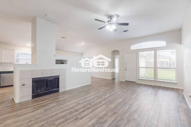 Building Photo - READY FOR MOVE-IN, 3-BEDROOM, 2-BATH HOME ...