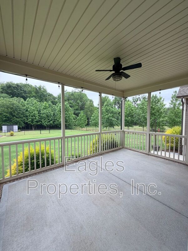 Building Photo - 205 Coffman Dr