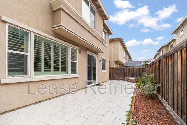 Building Photo - 2631 Clarita Dr