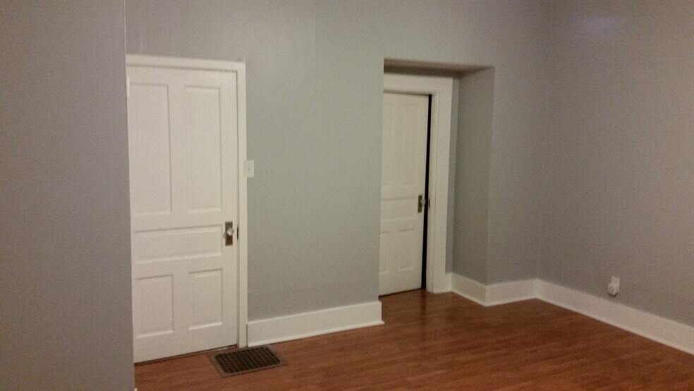 Laundry and New Flooring - 6148 Winthrop Ave