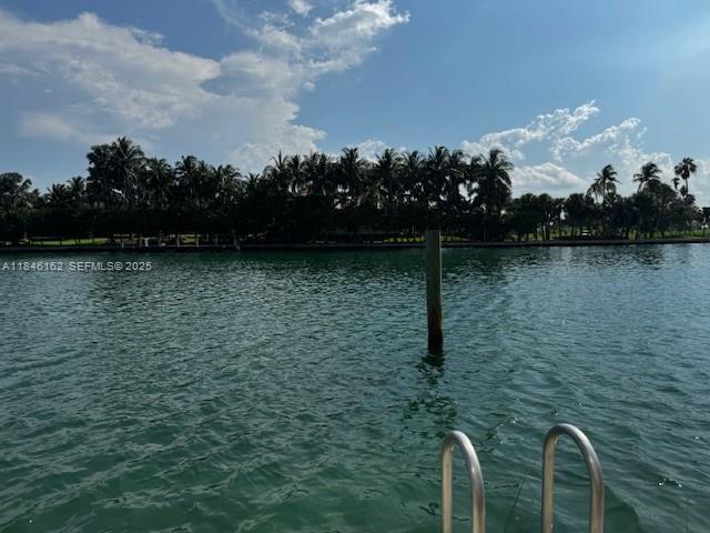 Building Photo - 9100 W Bay Harbor Dr