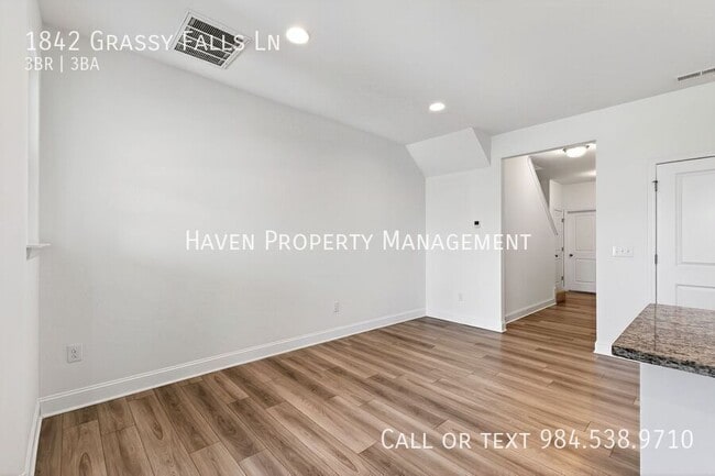 Building Photo - 1842 Grassy Falls Ln