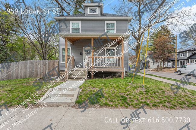 Primary Photo - 959 Logan St SE