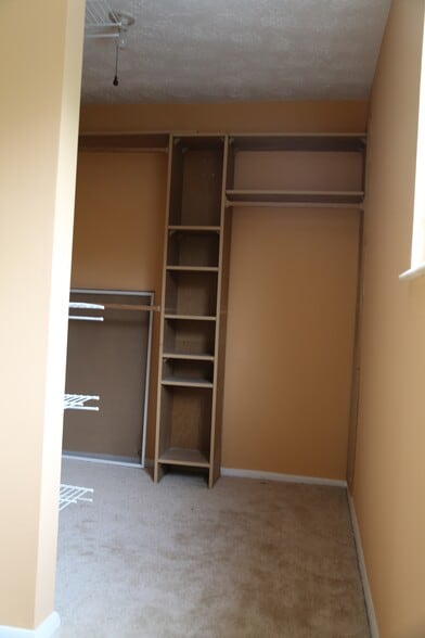 Closet - 12945 Pinecrest road