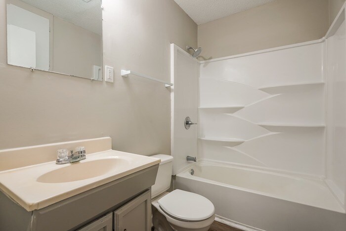 Building Photo - 223 Rebecca Ln