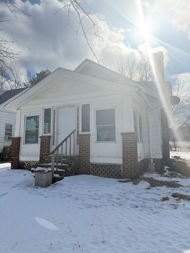 Building Photo - 22680 Coulter Ave