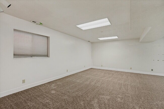 Building Photo - 2175 S 150 W
