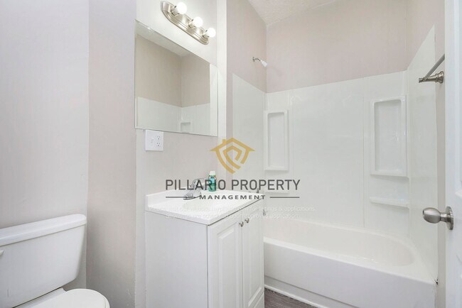 Building Photo - 3-Bedroom Home Near Tuxedo Park with 2-Car Garage, Available NOW!