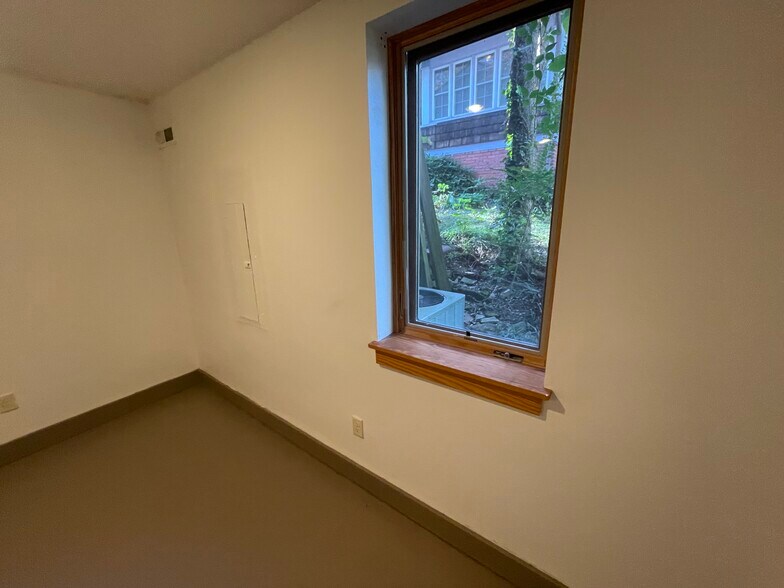 2nd bedroom - 127 Flint St