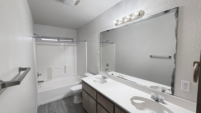 Building Photo - 2706 Vernice Loop