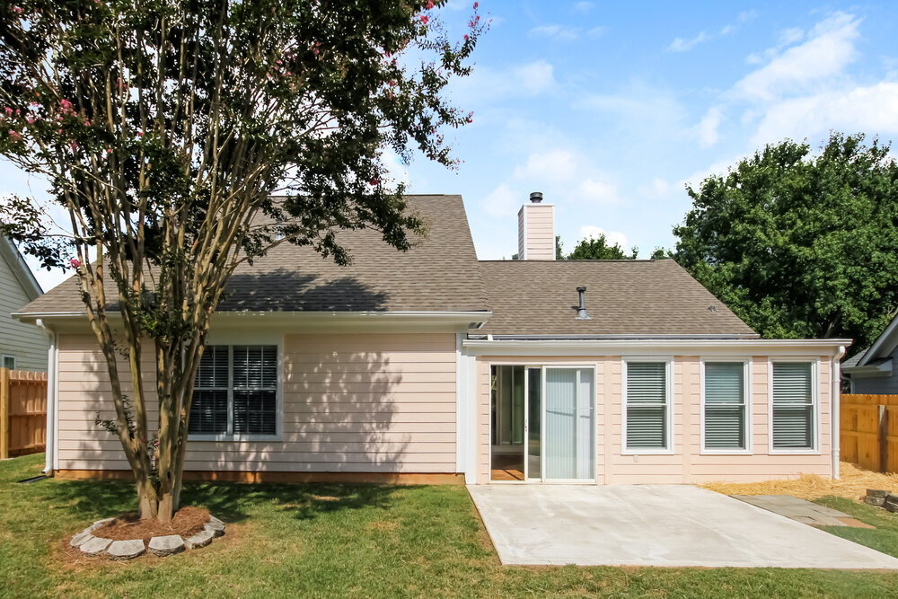 Building Photo - 1225 Larkspur Dr