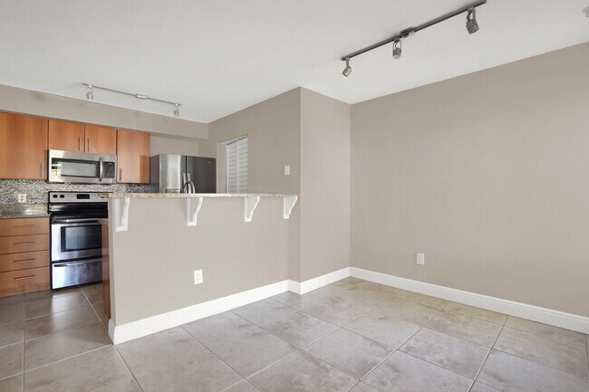 Building Photo - 1215 Crystal Way